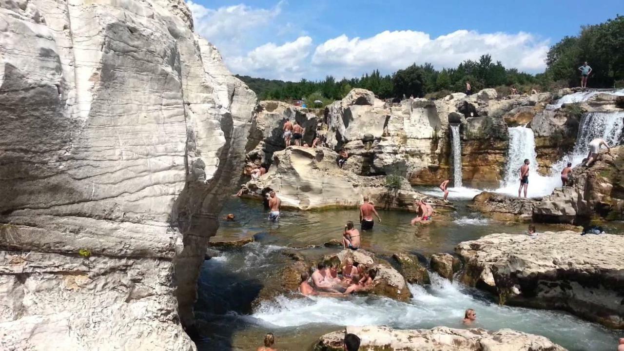 Mas Des Gardies Saint-Julien-de-Peyrolas Buitenkant foto